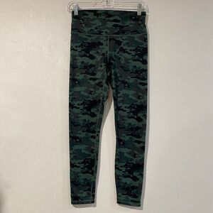 Fabletics PowerHold Leggings Size Small | Green Camo High Rise Compression Worko